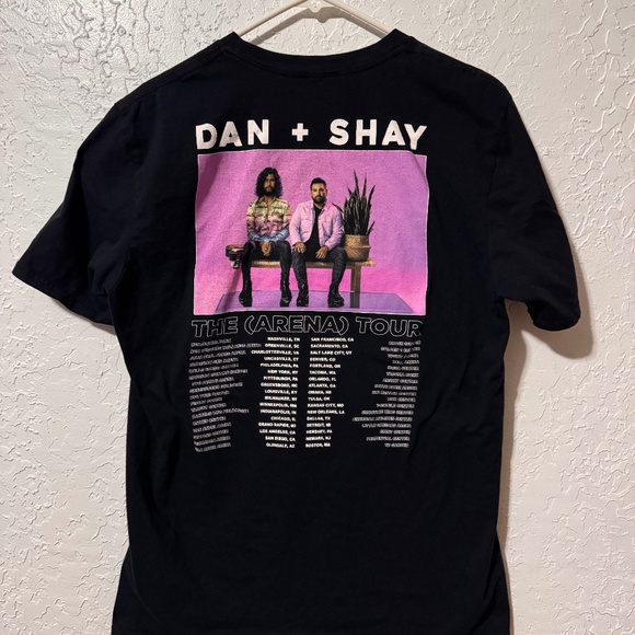 Dan + Shay Concert T-Shirt 2021 The Arena Tour Black Short Sleeve, Size Large - Picture 1 of 4